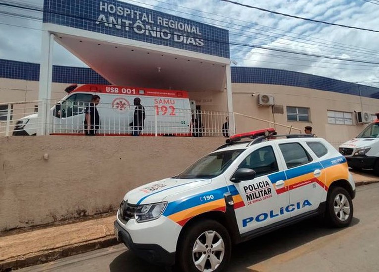 Homem é contido por populares e preso por estupro ao ser flagrado nú em cima de idosa de 85 anos