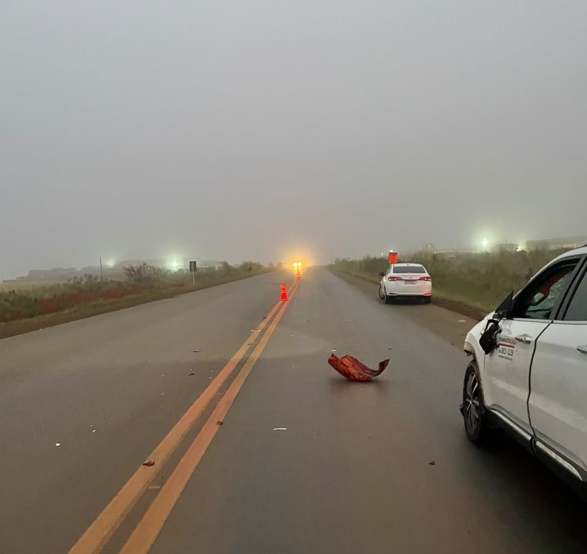 Pedestre morre após ser atropelado por Fiat Toro na BR-354, em Rio Paranaíba
