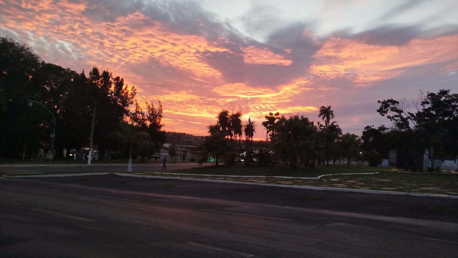 Previsão do tempo: semana começa com chuva e deve ter variação de nebulosidade em Presidente Olegário