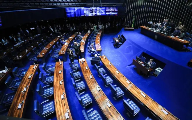 Senado adia votação da PEC que prevê fim da escala 6×1 por falta de votos