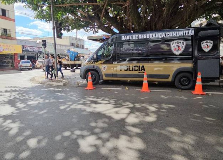 Foragido da Justiça é preso por importunação sexual após perseguir vizinha em comunidade de Patos de Minas