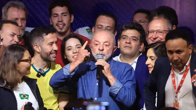 Lula vira no 2º turno e é eleito pela quarta vez presidente do Brasil
