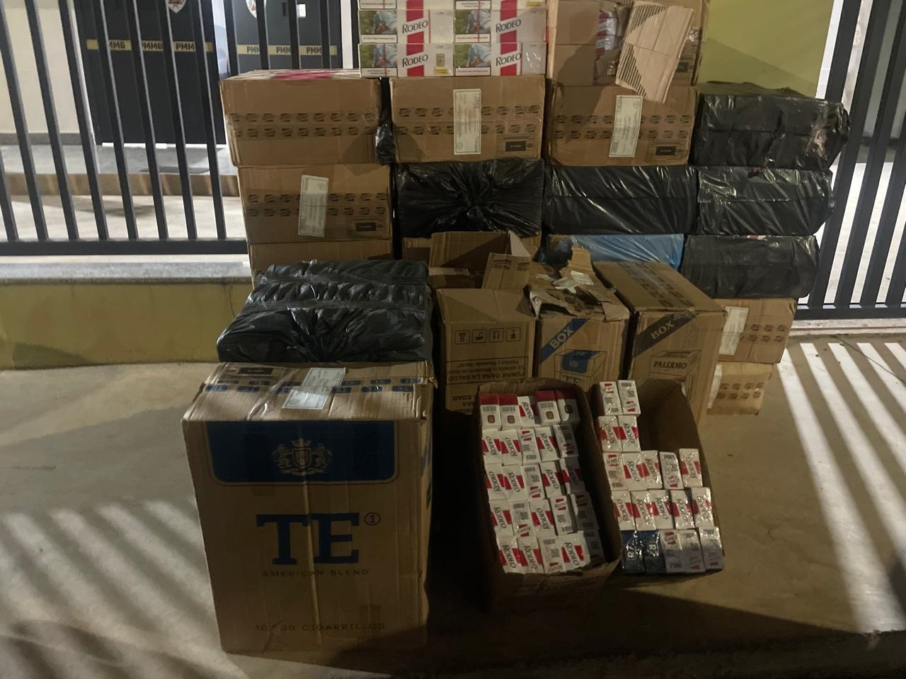 Polícia Militar Rodoviária apreende mais de 14 mil maços de cigarros contrabandeados em São Gotardo