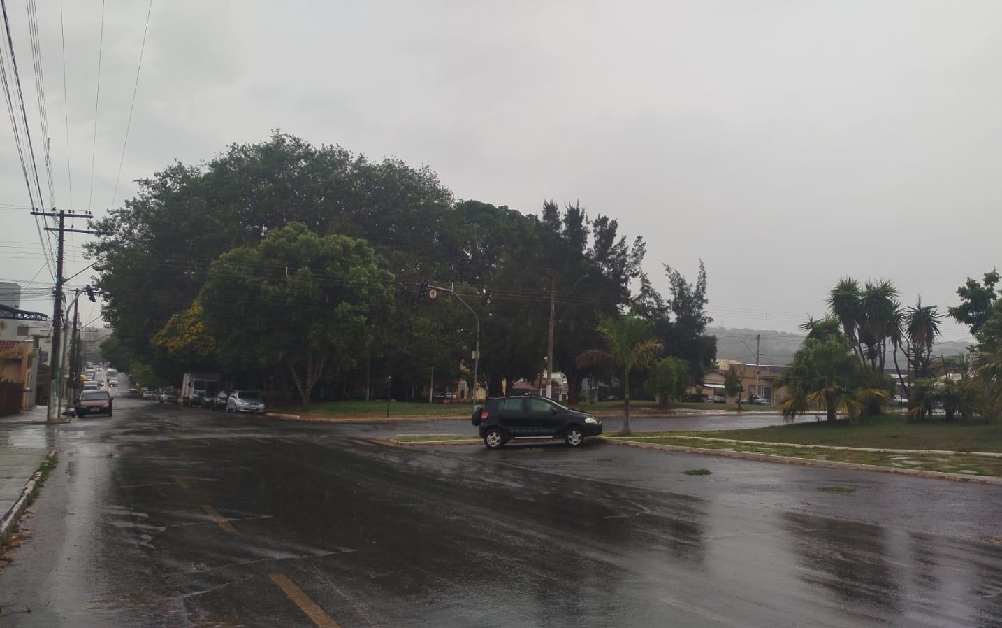 Calor perto dos 40°C dá lugar à chuva e queda de temperatura em Presidente Olegário; veja a previsão para o fim de semana
