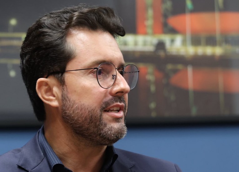 Transição liderada por Falcão cobra explicações sobre déficit para 2027 e a situação financeira do Estado